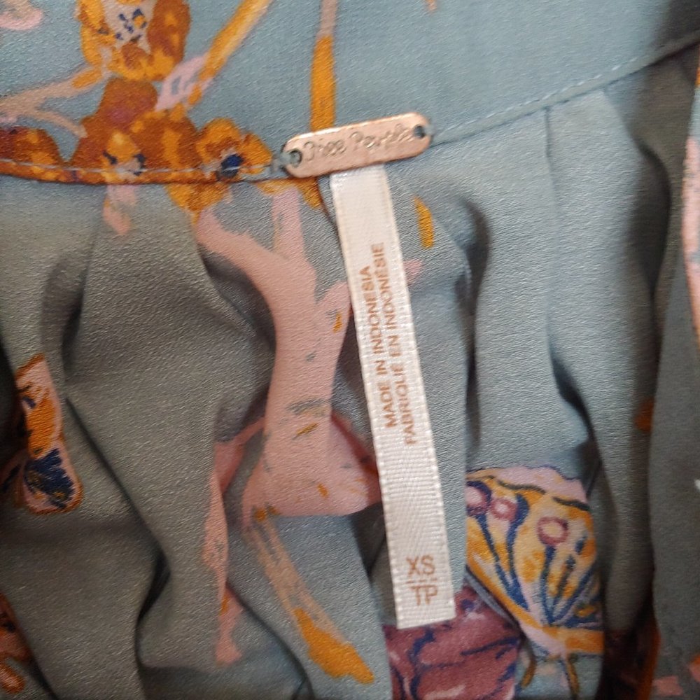 Free People oversized boho flowy top Size XS seafoam with pink & orange floral - Picture 8 of 14